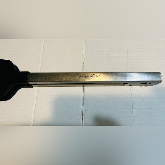 Pampered Chef spatula tongs. New condition. - Picture 6 of 6